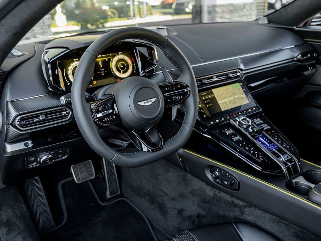 2026 Aston Martin VANTAGE ROADSTER — миниатюра 17