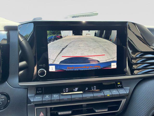 2025 Toyota CAMRY SE 缩略图 23