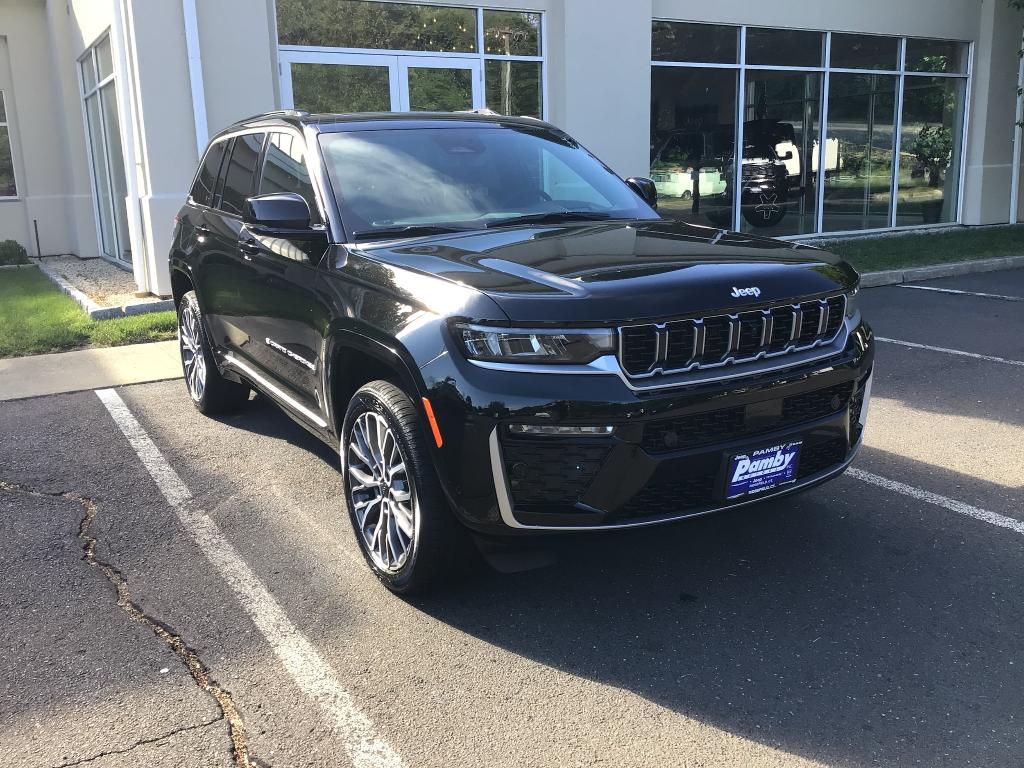 New 2026 Jeep Grand Cherokee Summit 4x4