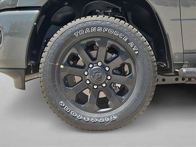 صورة 10 لـ 2026 RAM 2500 BLACK EXPRESS CREW CAB 4X4 8' BOX