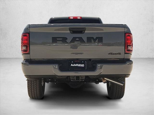 صورة 8 لـ 2026 RAM 2500 BLACK EXPRESS CREW CAB 4X4 8' BOX