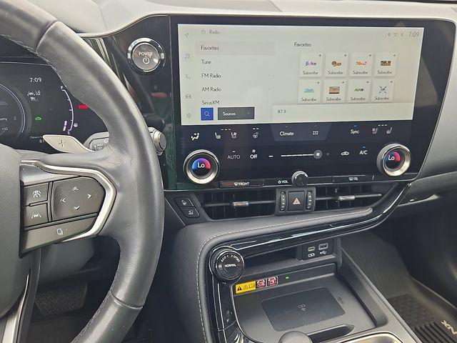 صورة 16 لـ 2024 Lexus NX 350H LUXURY