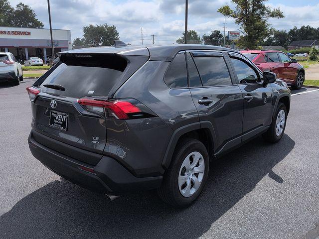 2024 Toyota RAV4 LE photo 7