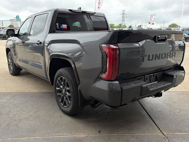 TOYOTA TUNDRA - 4