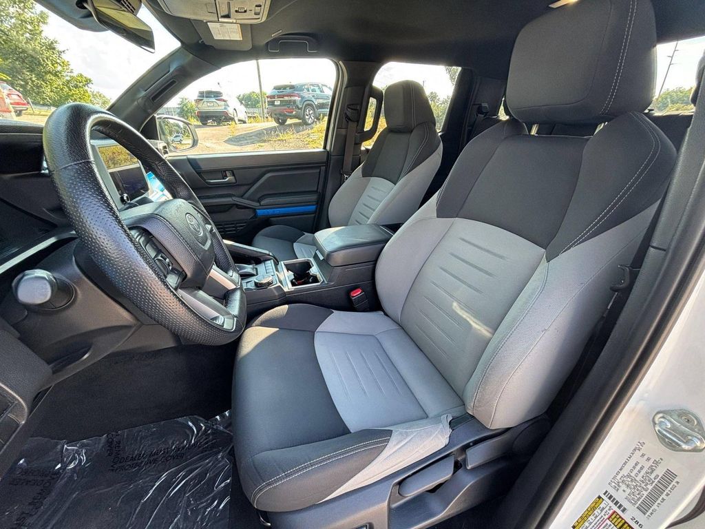 2024 Toyota TACOMA TRD 缩略图 32