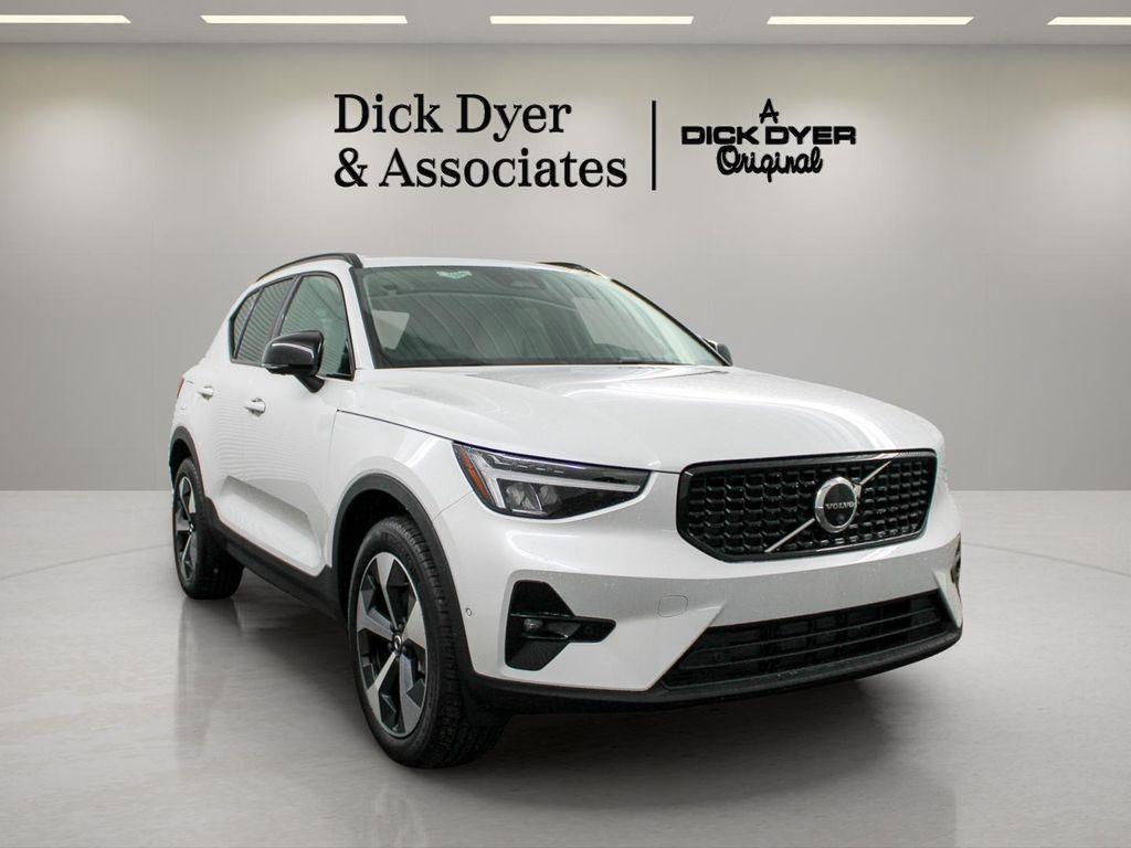 New 2026 Volvo XC40 B4 Plus