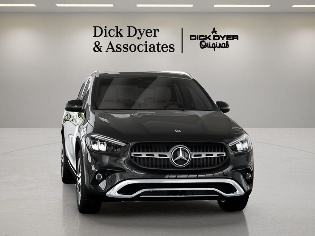 MERCEDES-BENZ GLA - 3