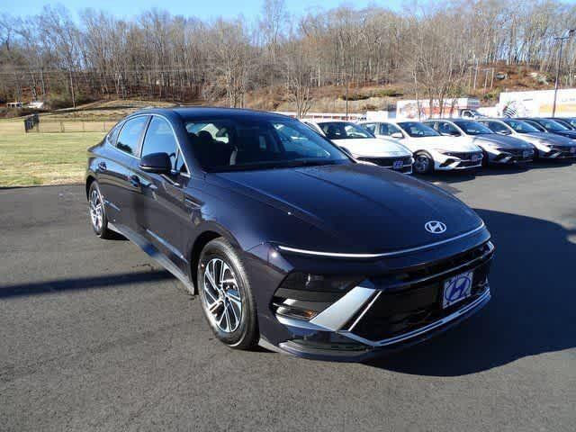 New 2026 Hyundai SONATA Hybrid Blue