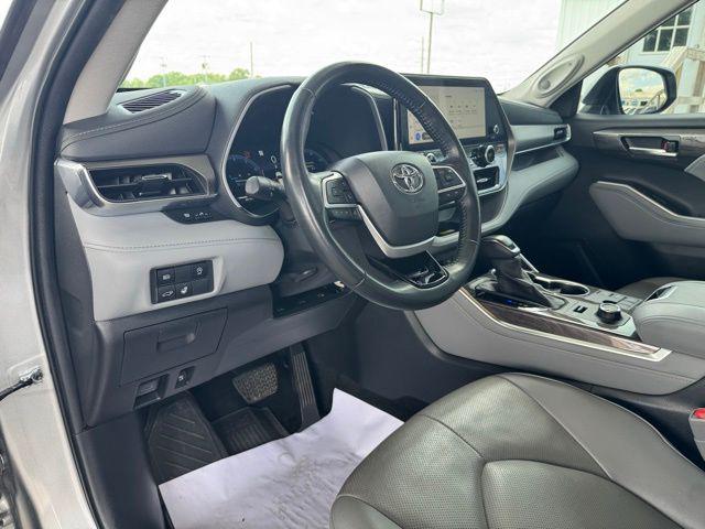 2023 Toyota HIGHLANDER LIMITED thumbnail 19