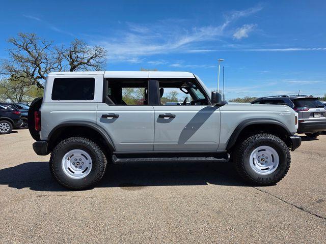 FORD BRONCO HERITAGE EDITION - 2