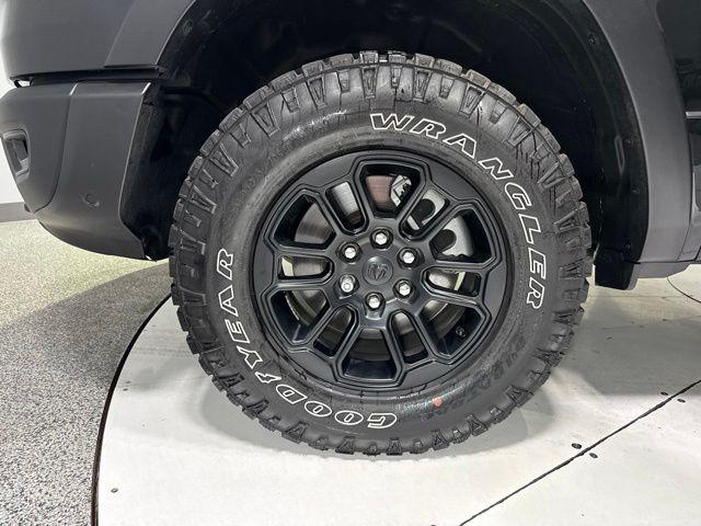 2025 RAM 1500 REBEL 照片 10