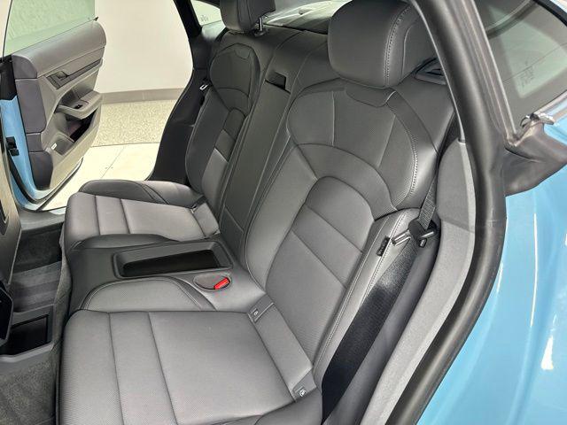 صورة مصغرة 27 لـ 2020 Porsche TAYCAN 4S