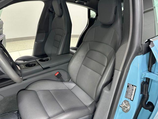 صورة مصغرة 17 لـ 2020 Porsche TAYCAN 4S