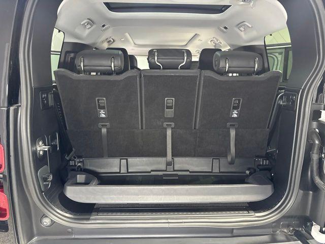 صورة مصغرة 29 لـ 2025 LAND Rover DEFENDER 130 P300 S
