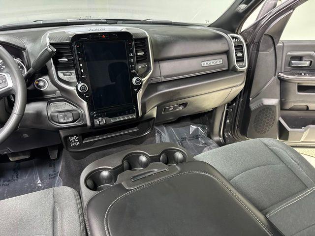 2025 RAM 2500 BIG HORN CREW CAB 4X4 6'4' BOX — миниатюра 19