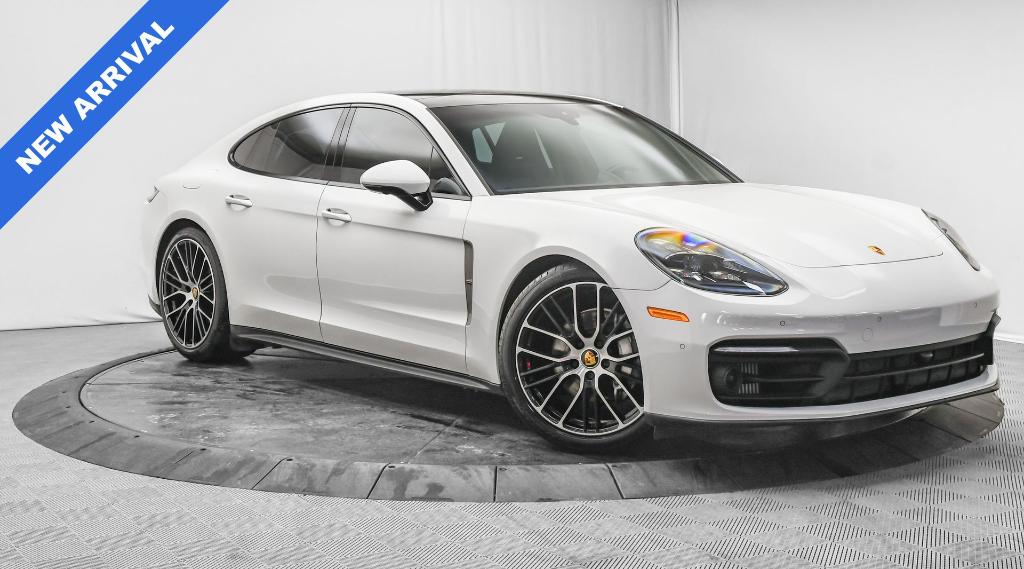 2022 Porsche Panamera