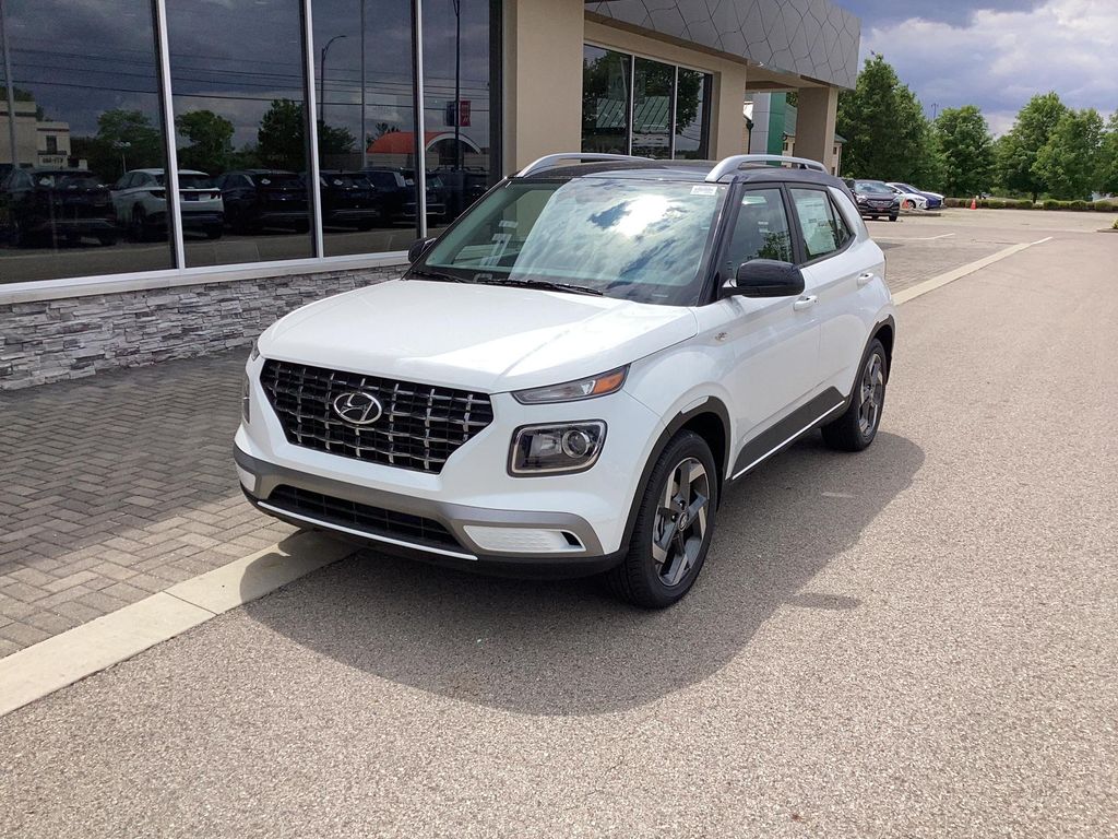 New 2026 Hyundai VENUE SEL w/Two-Tone Roof