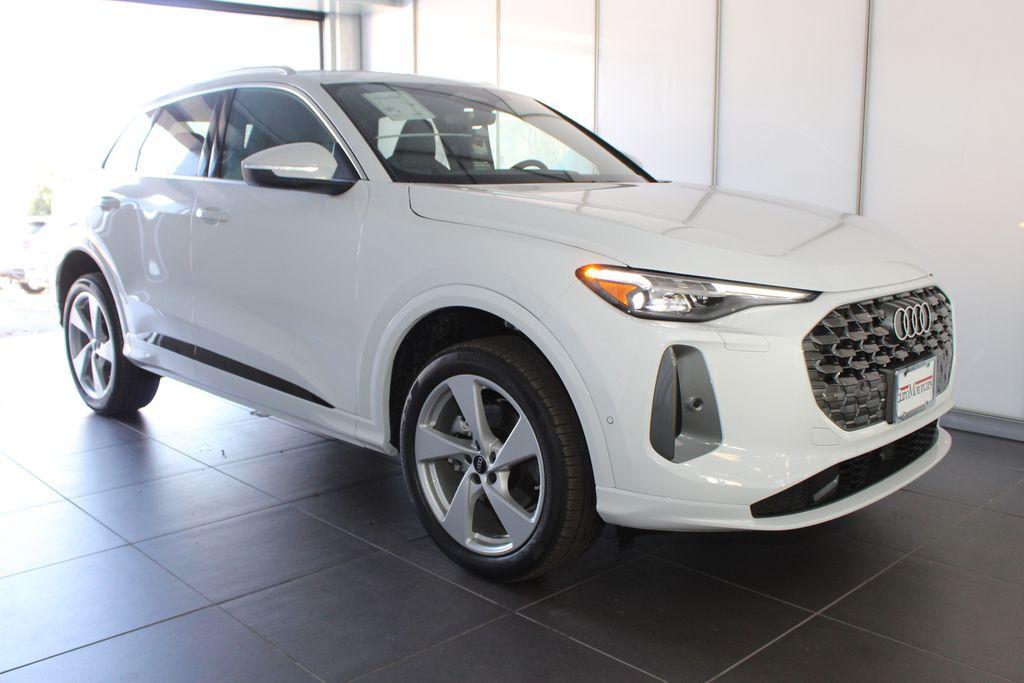 New 2025 Audi Q5 Premium Plus TFSI quattro S tronic