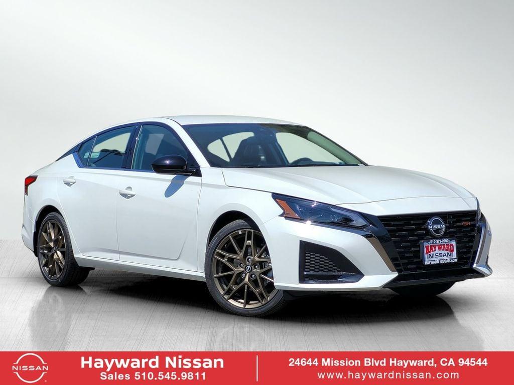New 2025 Nissan Altima SR