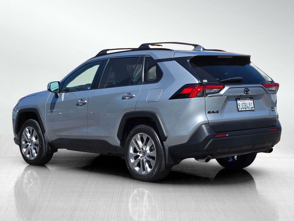 2023 Toyota RAV4 XLE PREMIUM — фото 7