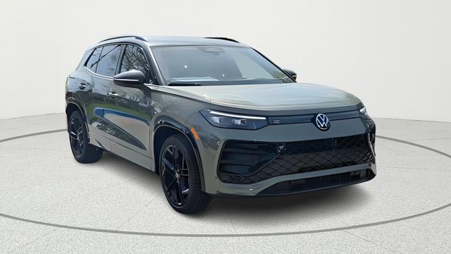 New 2026 Volkswagen Tiguan 2.0T SE R-Line Black