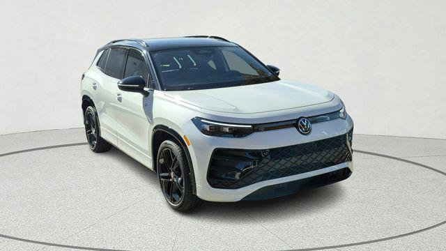 New 2026 Volkswagen Tiguan 2.0T SE R-Line Black