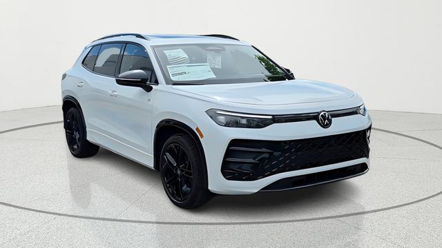 New 2026 Volkswagen Tiguan 2.0T SE R-Line Black