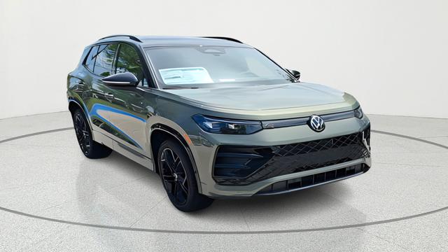 New 2026 Volkswagen Tiguan 2.0T SE R-Line Black