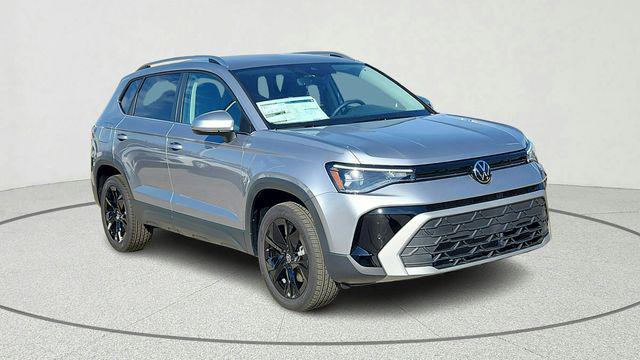 New 2025 Volkswagen Taos 1.5T SE