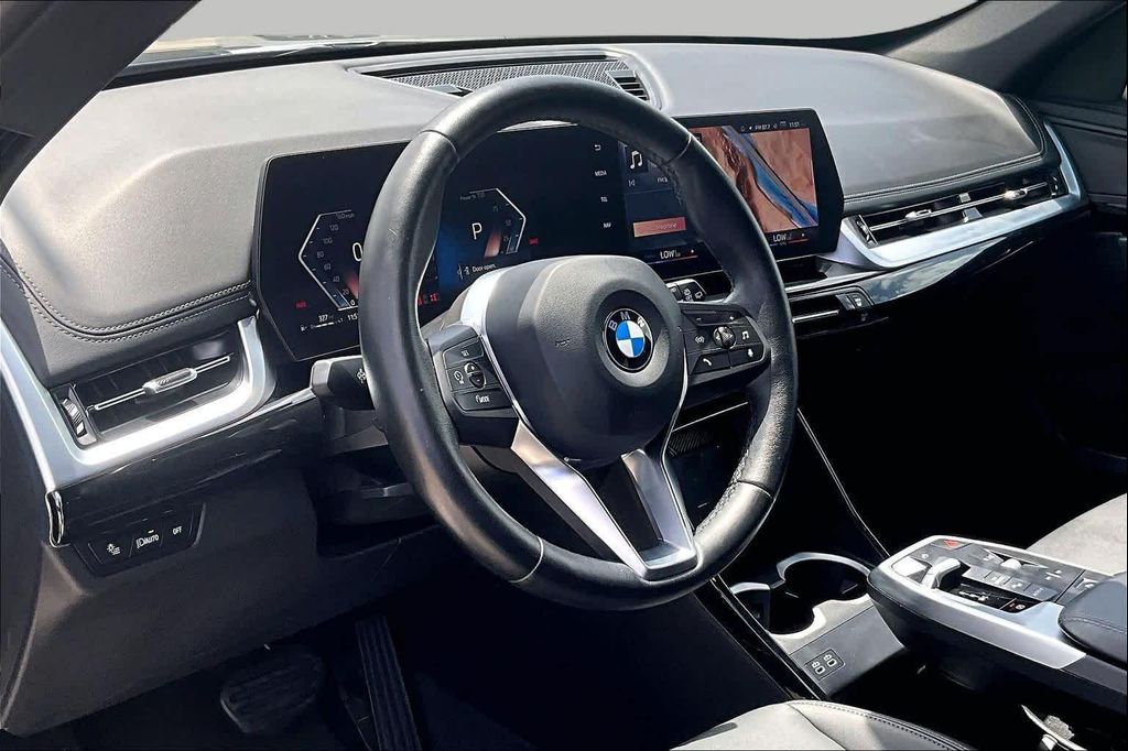 صورة مصغرة 17 لـ 2025 BMW X1 XDRIVE28I