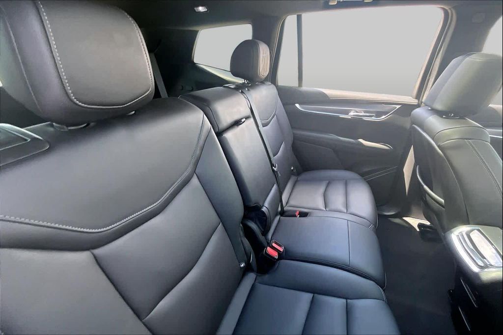 صورة مصغرة 18 لـ 2023 Cadillac XT6 LUXURY FWD