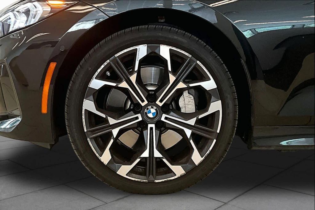 2025 BMW 330 330I 照片 9