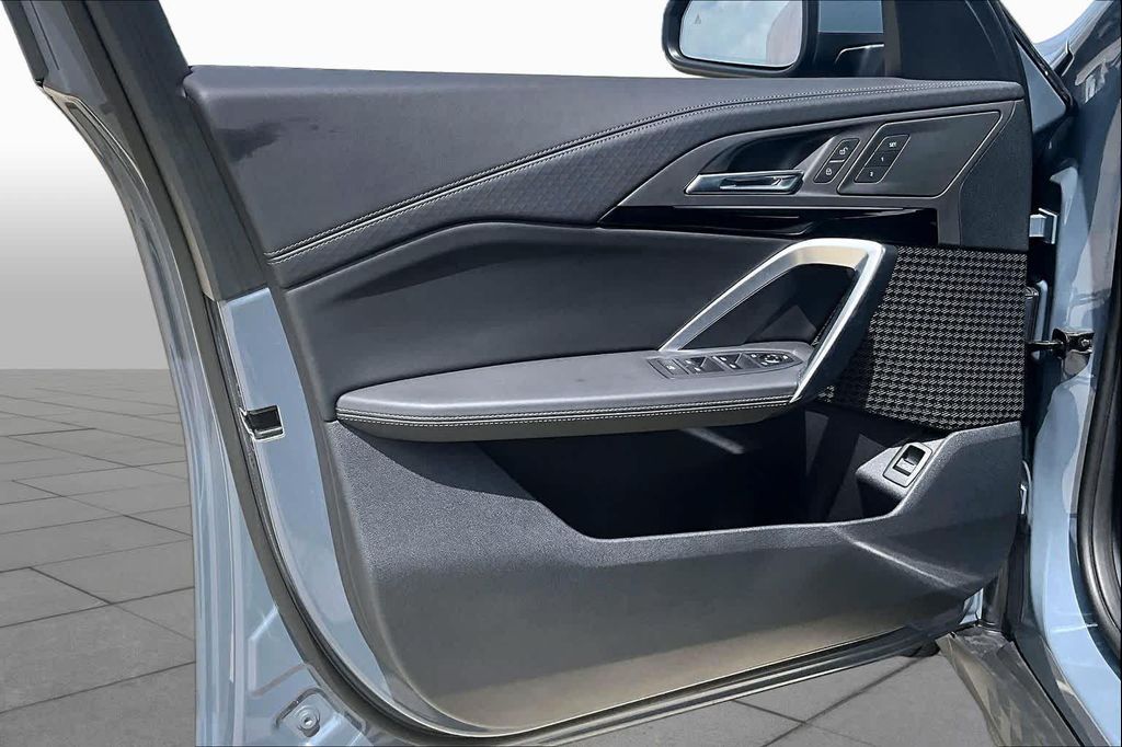 2025 BMW X2 XDRIVE28I — миниатюра 25