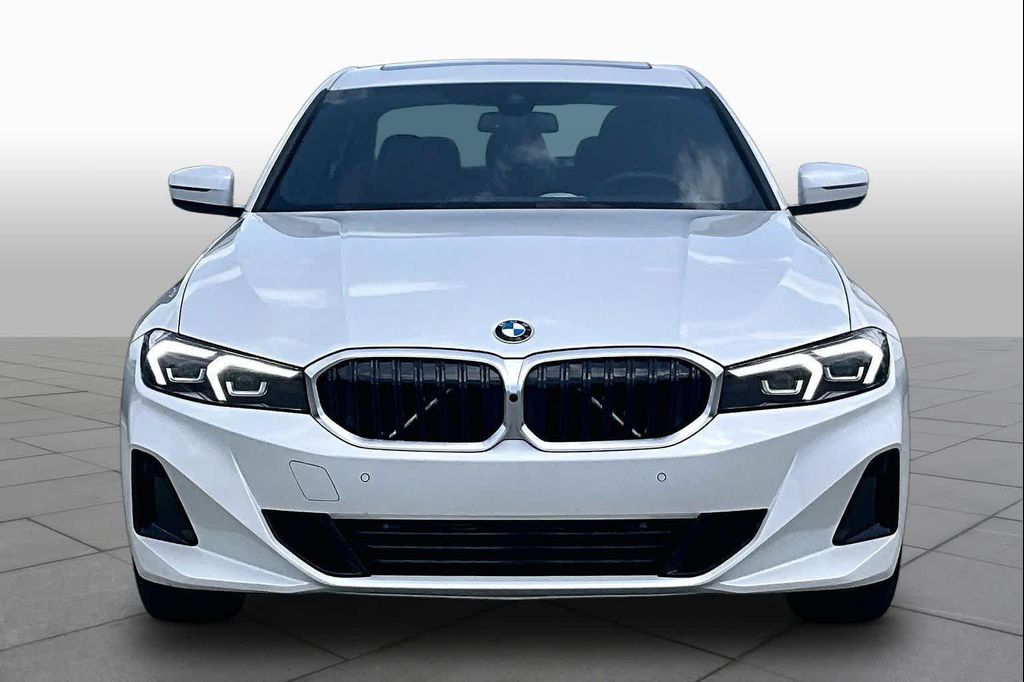 صورة 3 لـ 2025 BMW 330 330I