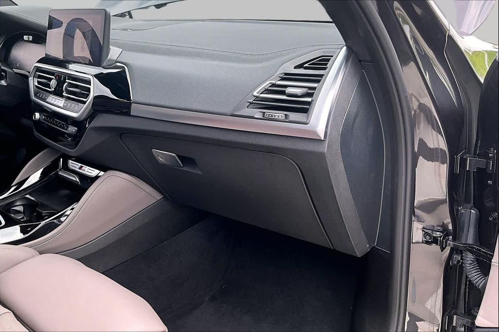 صورة مصغرة 17 لـ 2024 BMW X3 M AWD