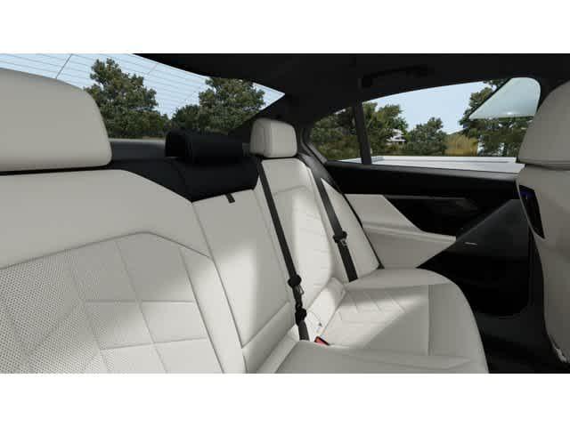 2027 BMW 550E 550E XDRIVE 缩略图 12