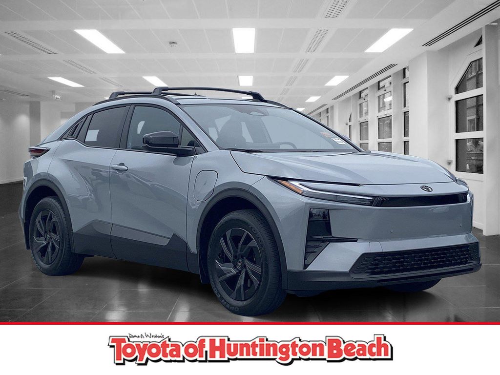 New 2026 Toyota C-HR SE