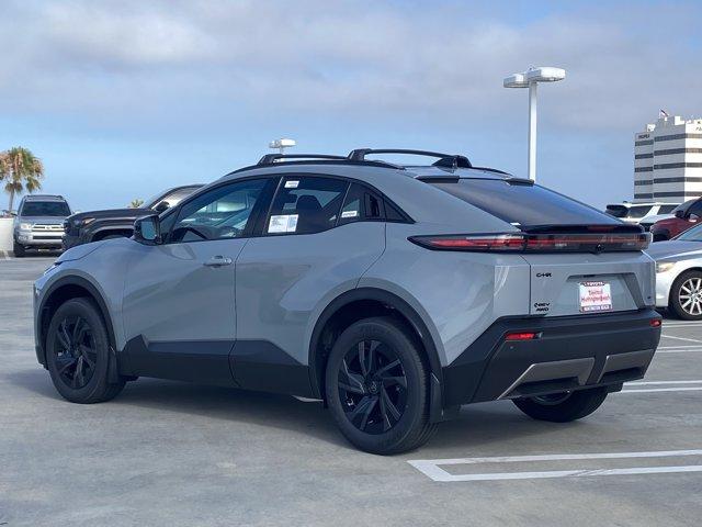2026 Toyota C-HR SE photo 5