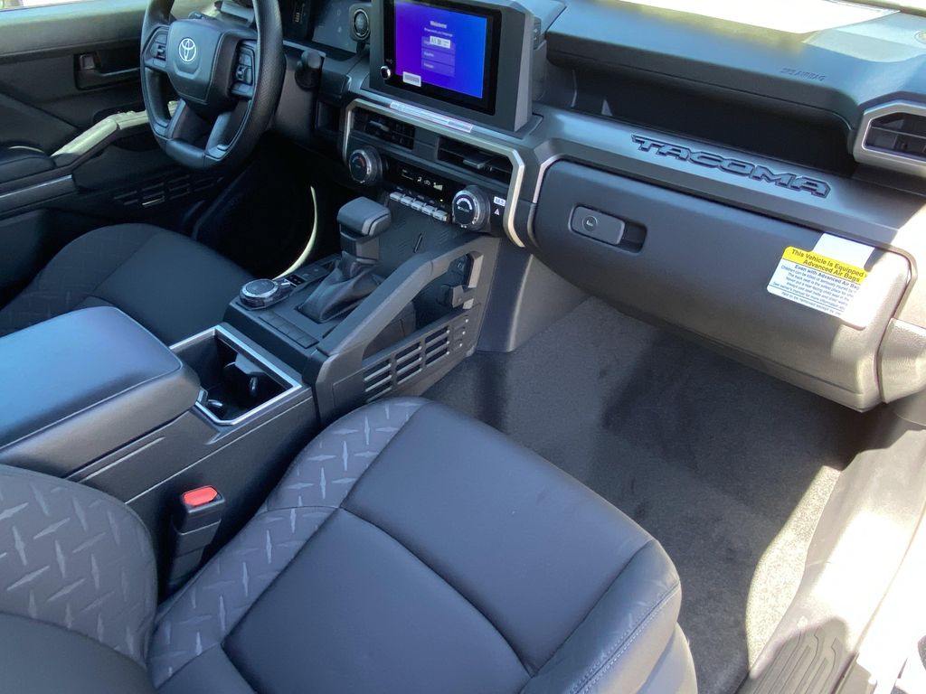 صورة 10 لـ 2026 Toyota TACOMA SR5