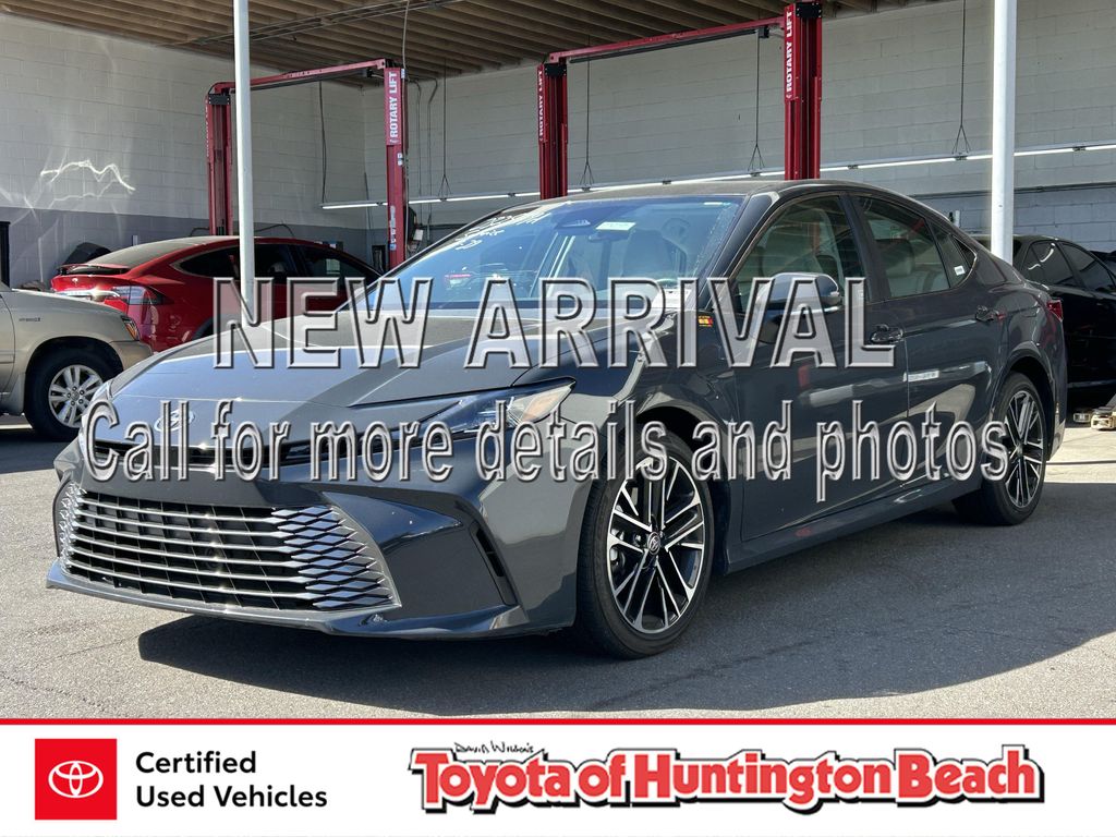 2025 Toyota CAMRY XLE 照片 1
