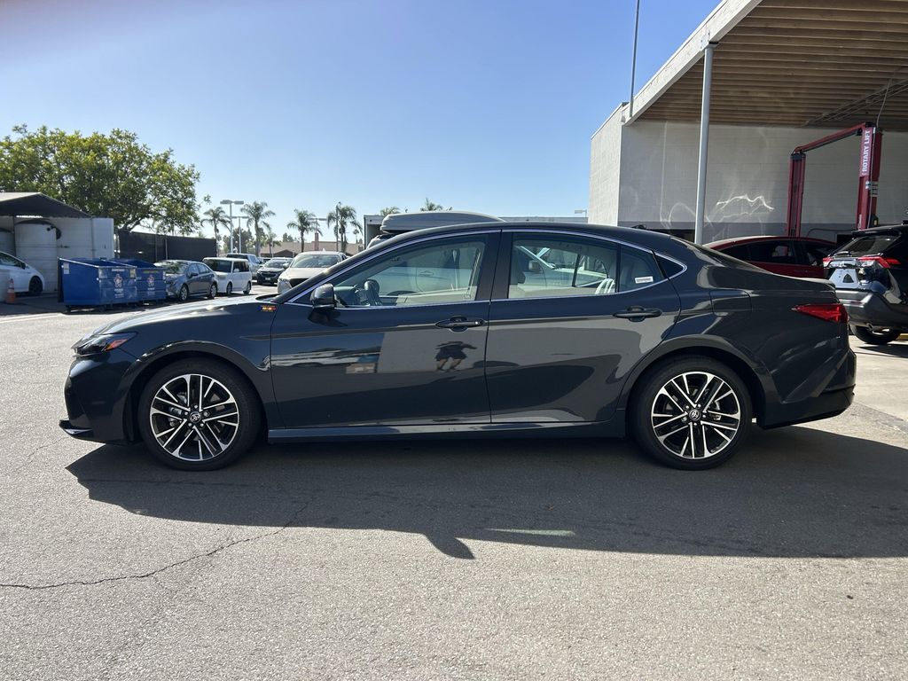 2025 Toyota CAMRY XLE 照片 2