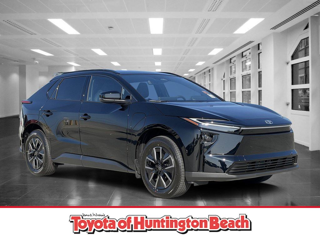 صورة 1 لـ 2026 Toyota BZ XLE PLUS