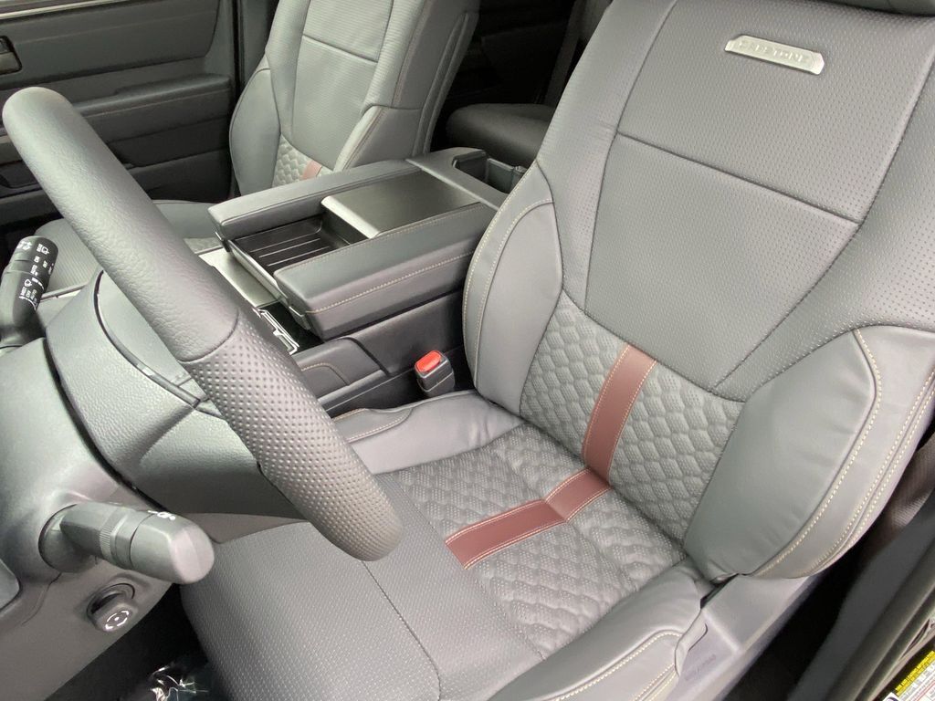 2026 Toyota SEQUOIA CAPSTONE — миниатюра 22