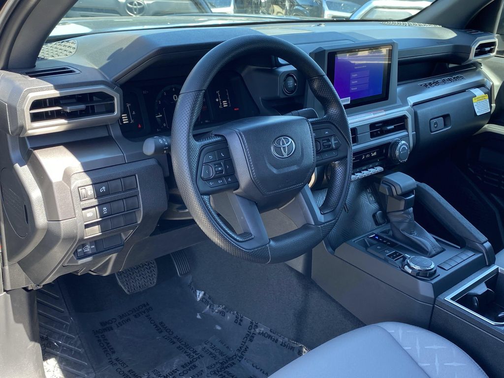 صورة مصغرة 13 لـ 2025 Toyota TACOMA SR5