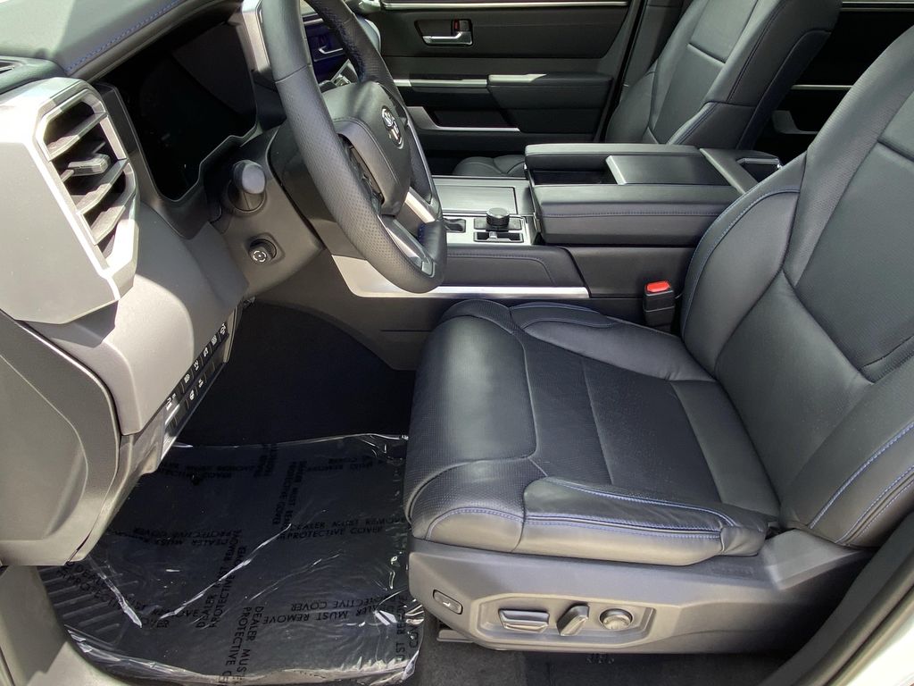 صورة 19 لـ 2025 Toyota TUNDRA PLATINUM