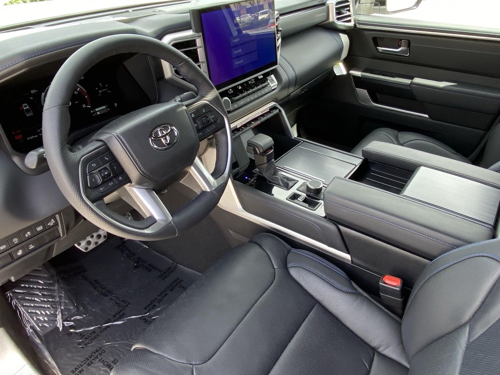 صورة 18 لـ 2025 Toyota TUNDRA PLATINUM