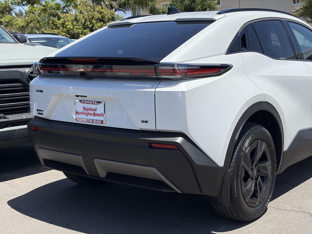 2026 Toyota C-HR SE — фото 4