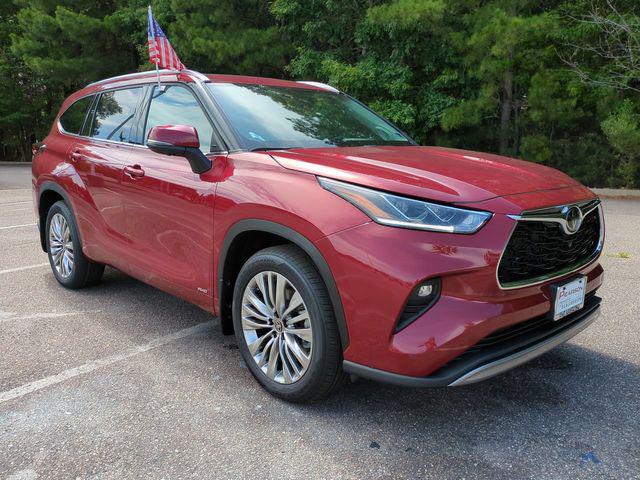 New 2026 Toyota Highlander Hybrid Platinum