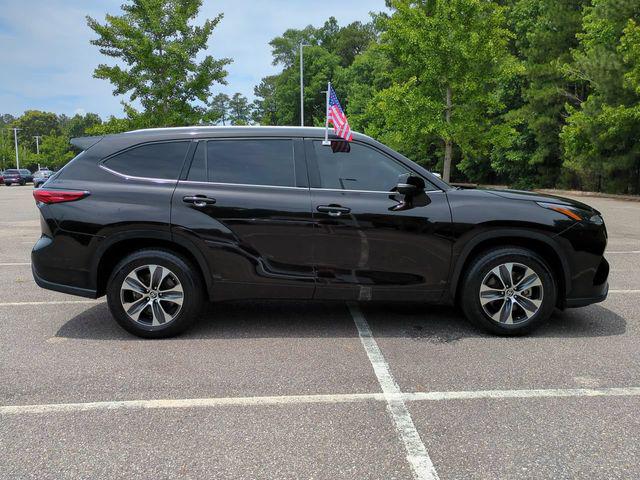 2022 Toyota HIGHLANDER XLE 照片 3
