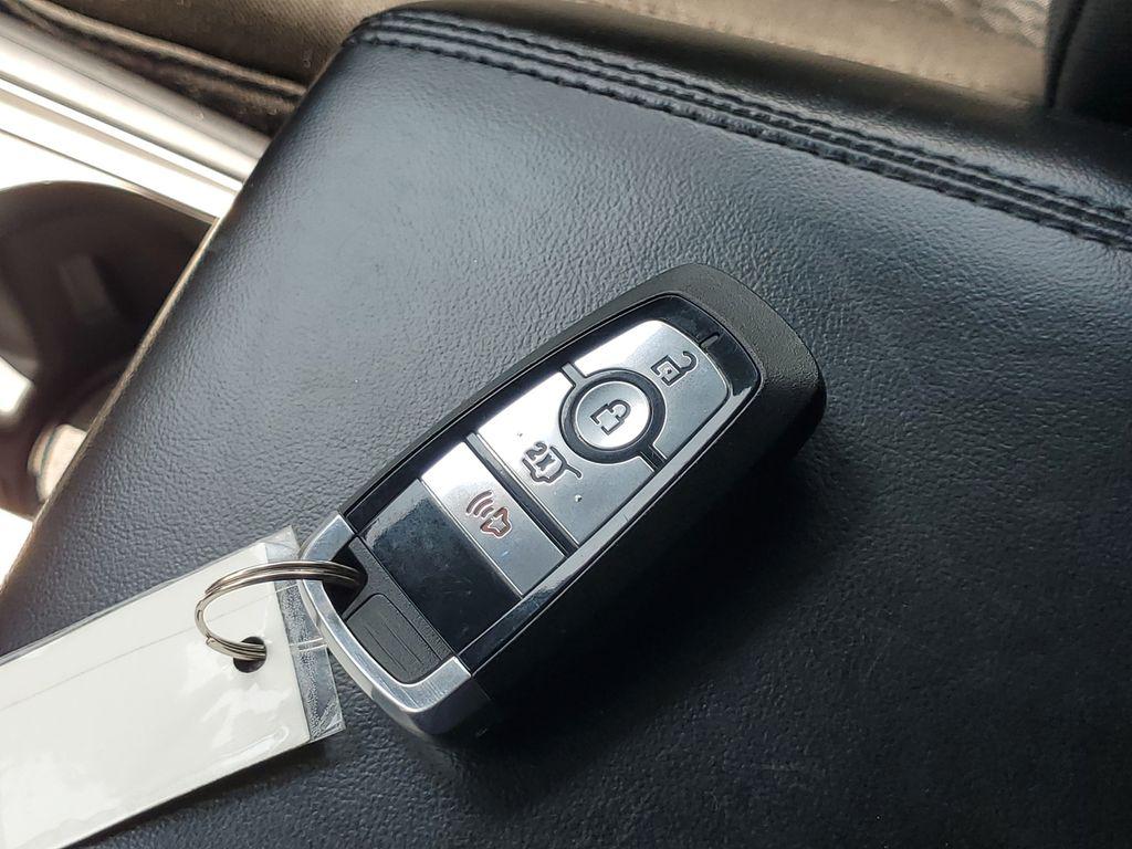 صورة مصغرة 35 لـ 2023 FORD EXPLORER XLT